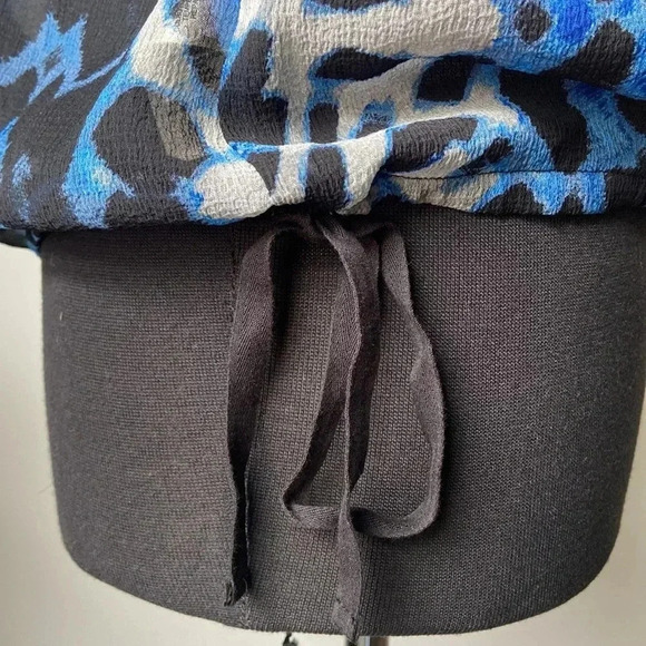 DKNY  JEANS| Sheer Sleeveless Blouse - Picture 4 of 6